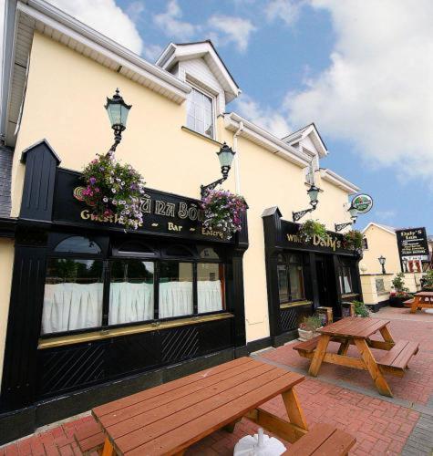 Dalys Inn Donore  Exteriör bild
