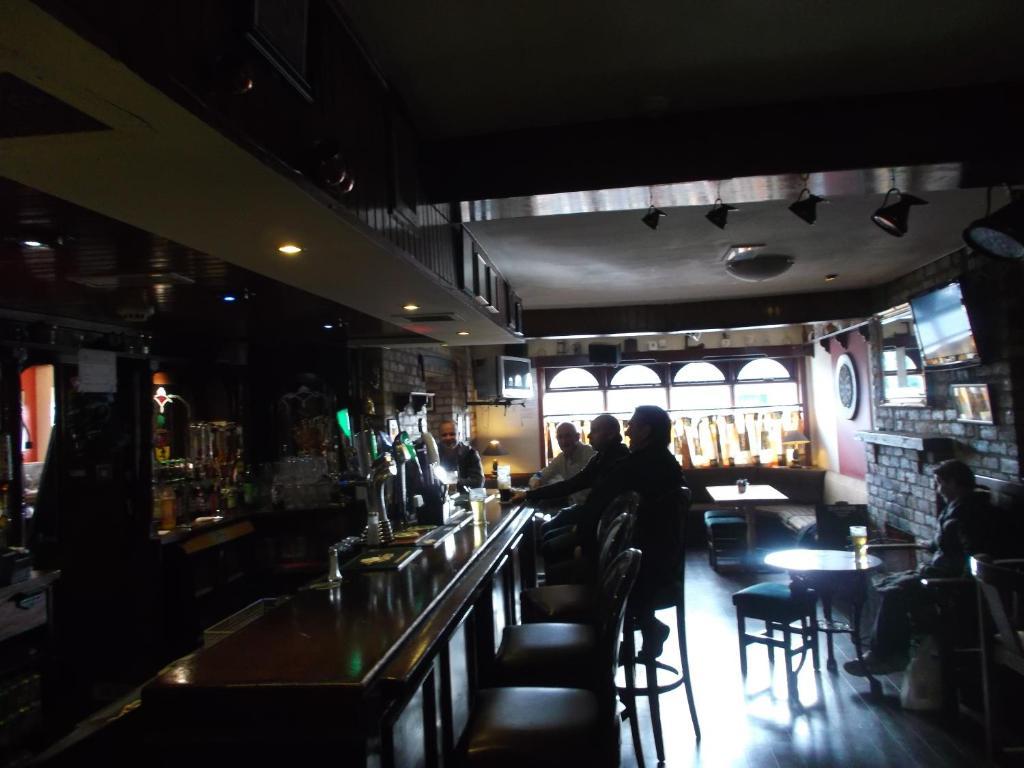 Dalys Inn Donore  Exteriör bild