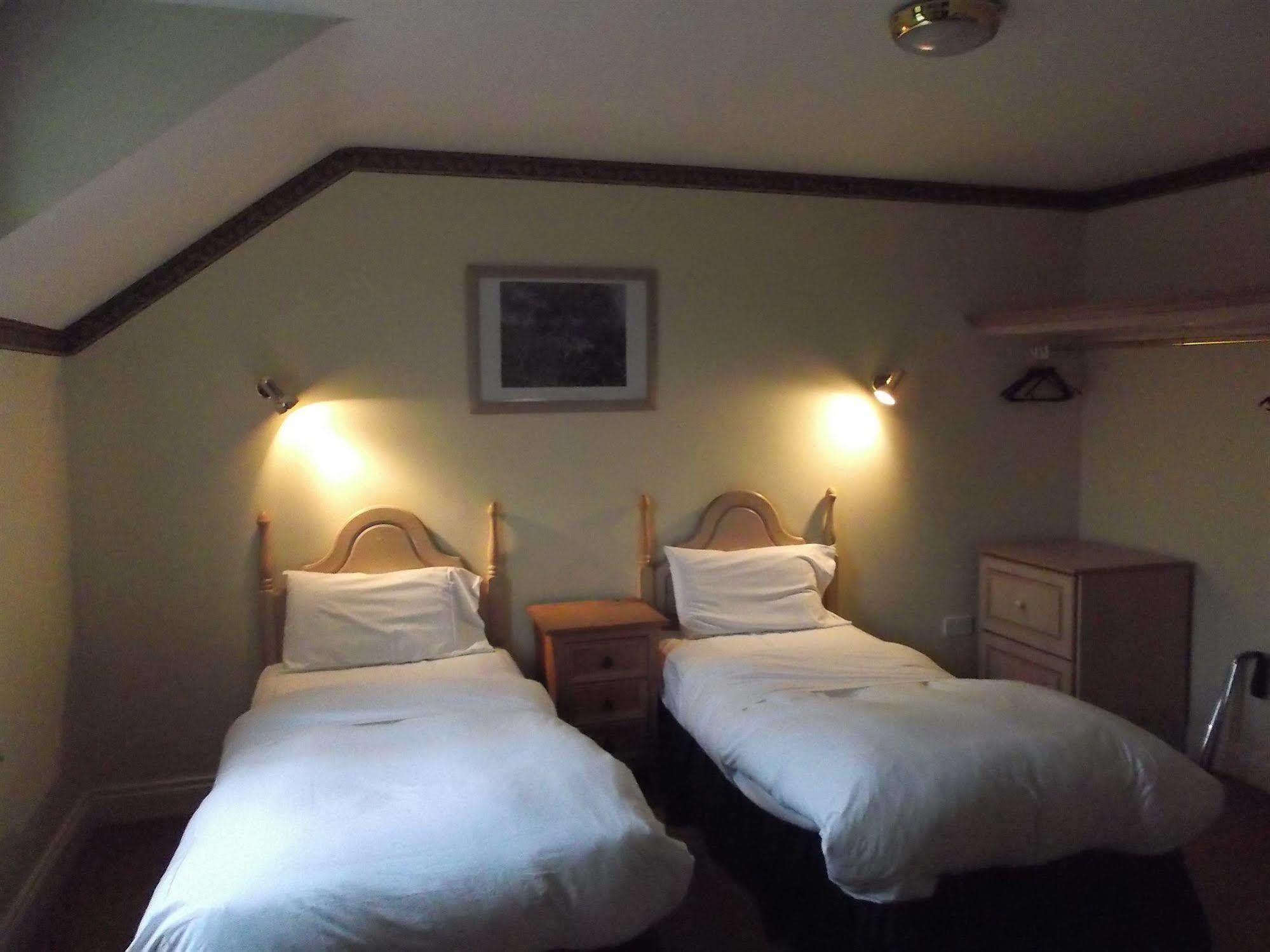 Dalys Inn Donore  Exteriör bild