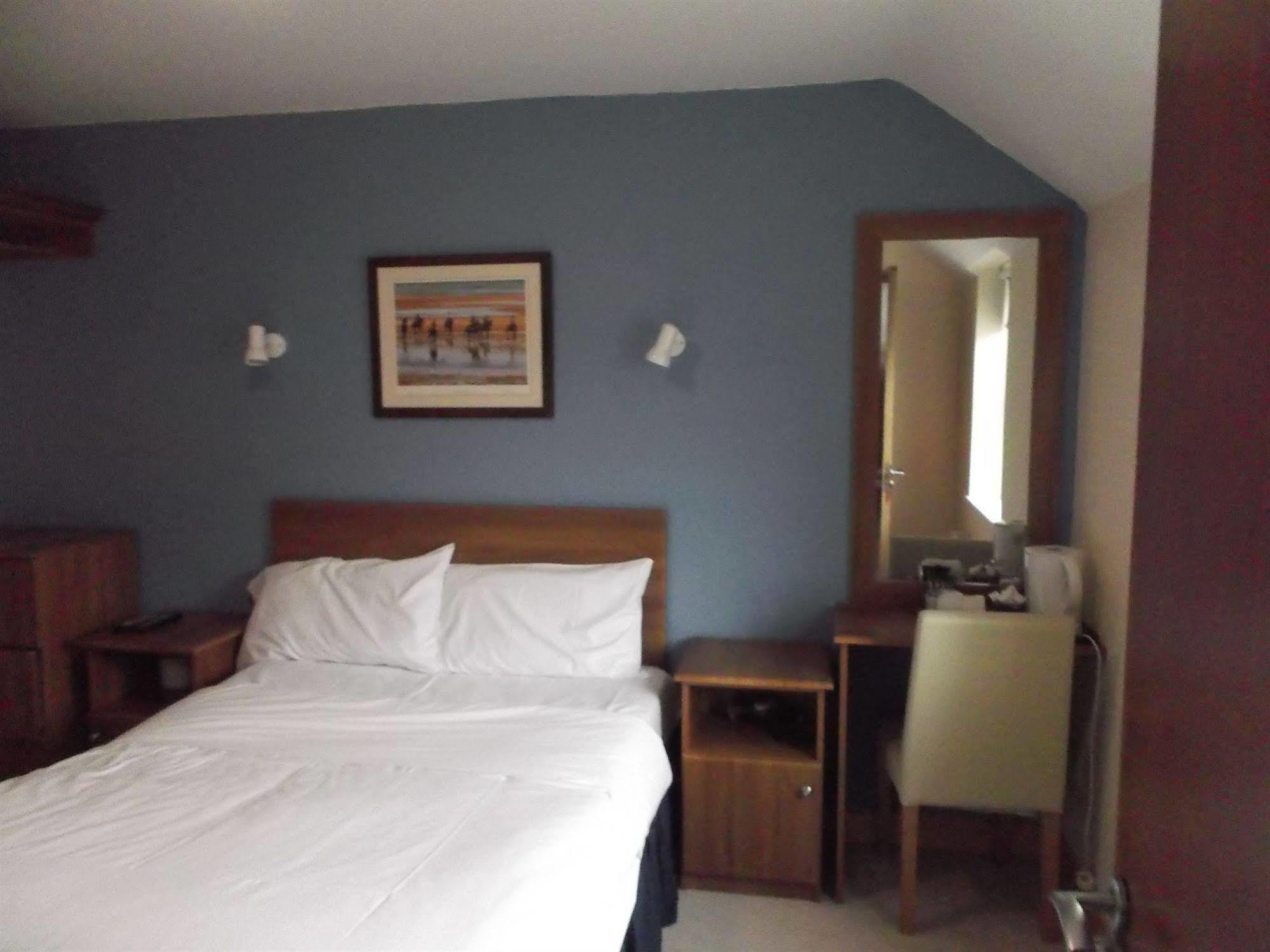 Dalys Inn Donore  Exteriör bild